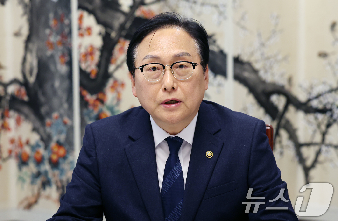 (서울=뉴스1) 임세영 기자 = 정인교 산업통상자원부 통상교섭본부장이 2일 서울 종로구 정부서울청사에서 열린 긴급 통상 관계기관 점검회의에서 발언을 하고 있다. 2025.5.2/뉴 …