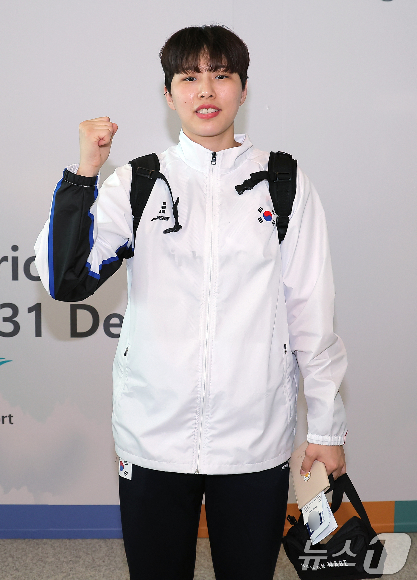 (인천공항=뉴스1) 박정호 기자 = 여자핸드볼대표팀 주장 한미슬 선수가 20일 오전 인천국제공항 2터미널에서 전지훈련 출국에 앞서 각오를 다지고 있다.여자핸드볼대표팀은 이번 헝가리 …