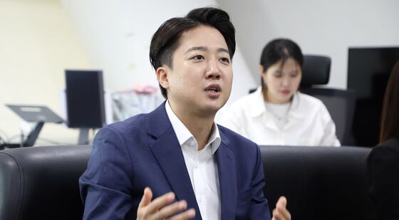 광주 기자단에 답변하는 이준석
