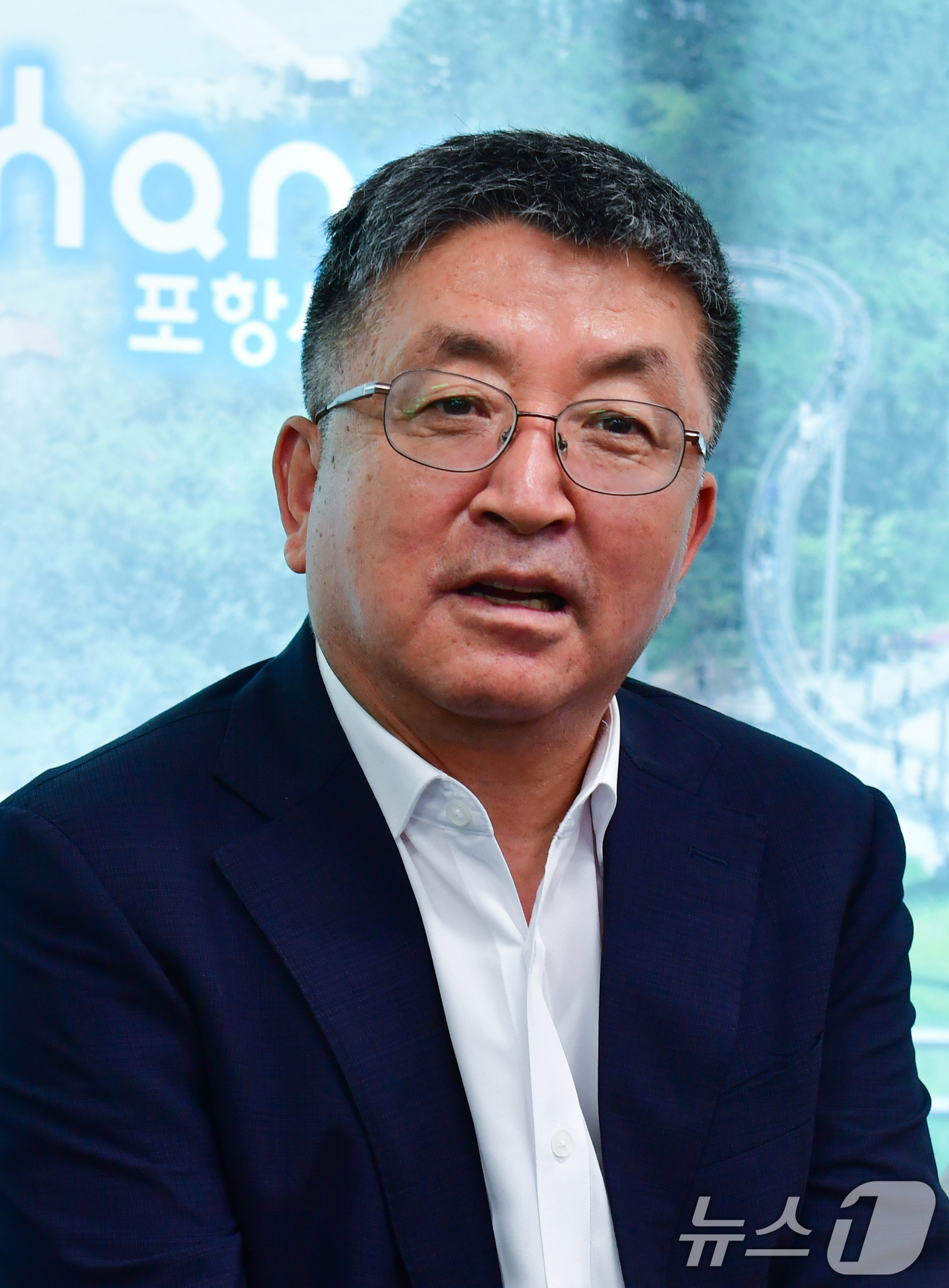 (포항=뉴스1) 최창호 기자 = 장상길 경북 포항부시장이 20일 시청 브리핑룸에서 간담회를 개최해 최근 대구고등법원에서 열린 포항지진 정신적 피해 위자료 보상 항소심 기각과 관련된 …