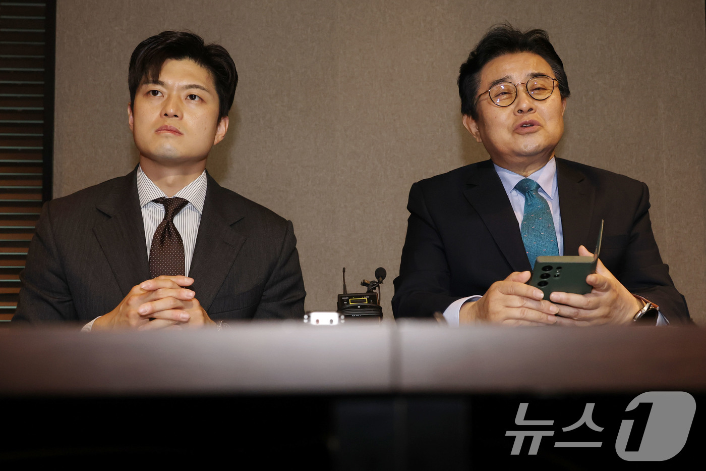 (서울=뉴스1) 이광호 기자 = 전병헌 새미래민주당 대표가 20일 오전 서울 여의도의 한 호텔에서 가진 김용태 국민의힘 비상대책위원장과의 회동에서 발언하고 있다.  2025.5.2 …