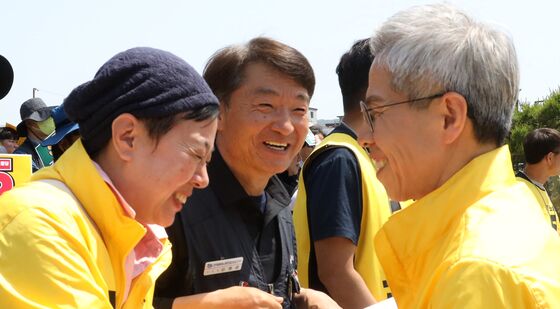 권영국 후보 '힘차게 달립시다'