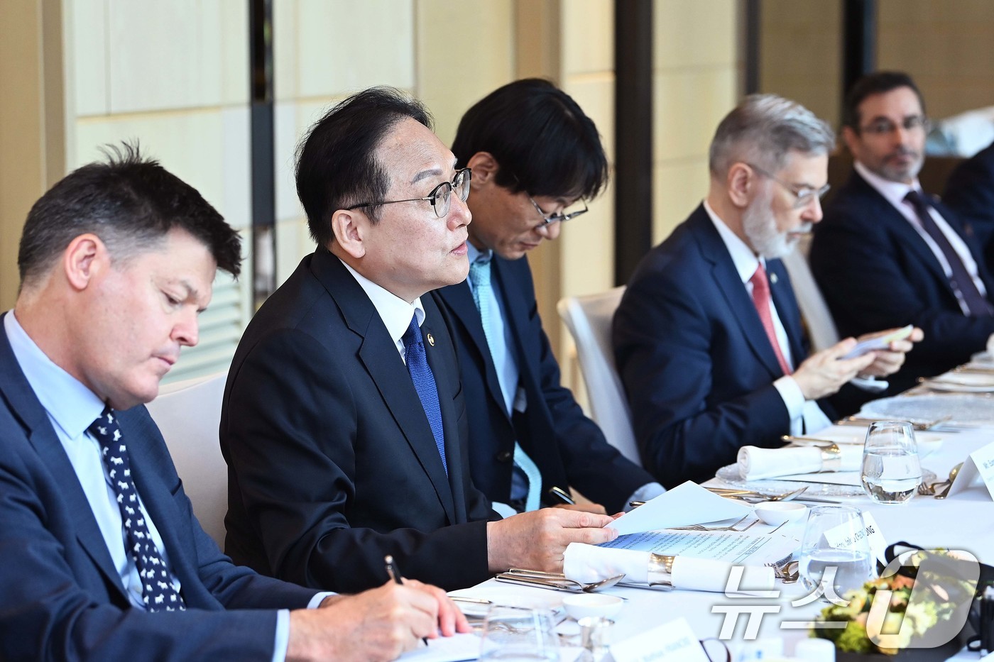 (서울=뉴스1) = 정인교 산업통상자원부 통상교섭본부장이 20일 서울 종로구 포시즌스호텔에서 열린 '주한중남미대사단 간담회'에 참석해 인사말을 하고 있다. (산업통상자원부 제공. …