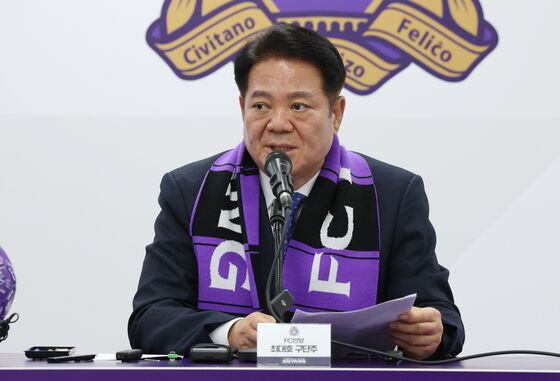 [기자의 눈] FC안양 구단주가 소환한 심판 오심 논란