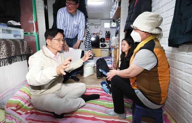 [뉴스1 PICK] 쪽방촌·재래시장 방문 김문수 "총 맞을 일 있으면 맞겠다"