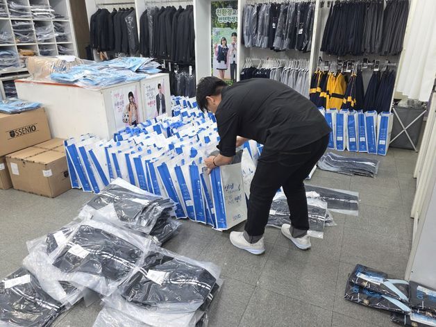 역대급 폭염 예고에 제주 중학생 하복 구매지원 조기 완료