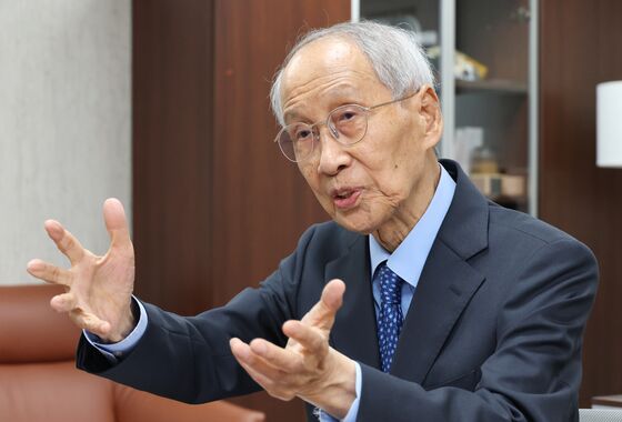 윤여준 "비법조인 대법관, 나도 '이건 아니다' 생각…톤 다운 될 것"