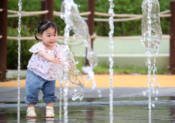 6월 더 많은 물폭탄…여름 석달 내내 '최악 더위' 이어진다