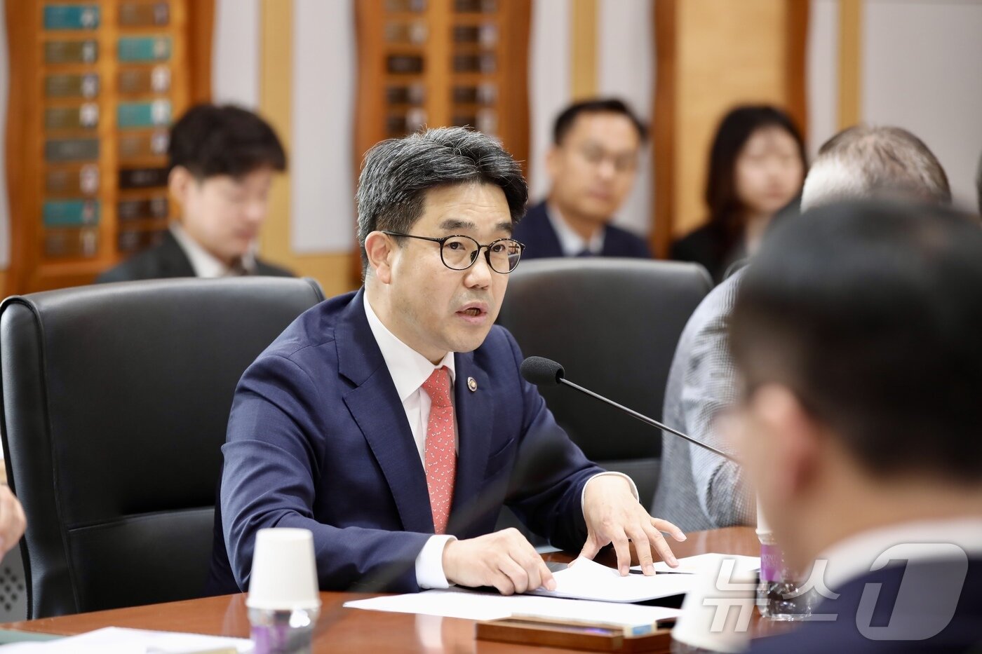 본문 이미지 - 김성섭 중소벤처기업부 차관이 20일 서울 서초구 서울회생법원에서 열린 &#39;서울회생법원·중소벤처기업부 업무협약식&#39;에서 인사말을 하고 있다. &#40;중기부 제공&#41;