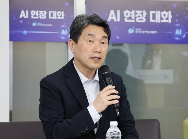 이주호 "AI 활용해 저출산·고령화, 사회적 불균형 해결해야"(종합)