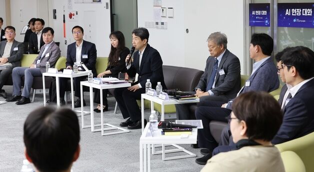 이주호 권한대행, 국가인공지능위원회 현장소통 간담회 참석