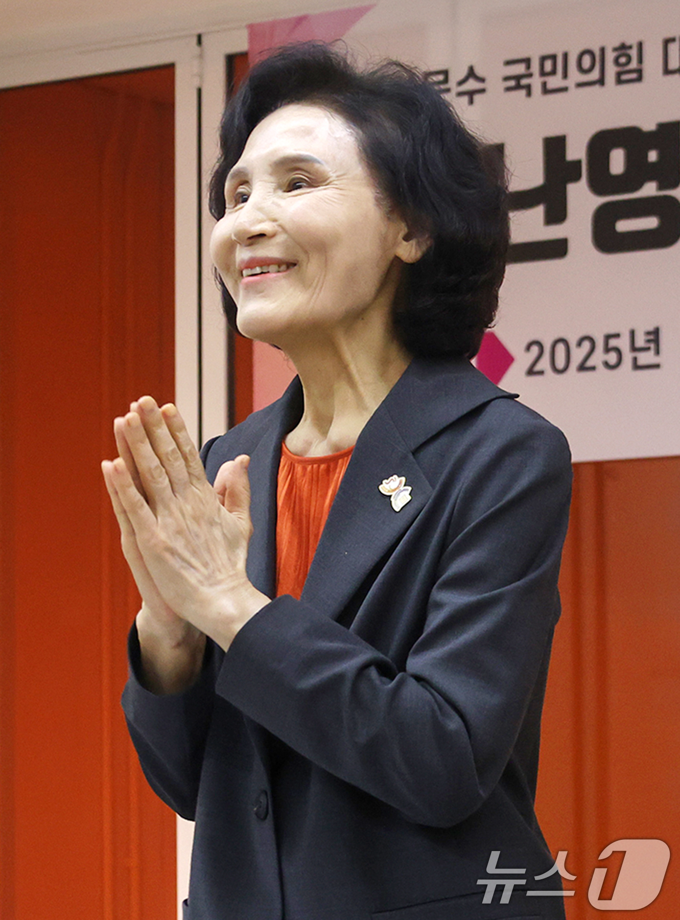 (서울=뉴스1) 민경석 기자 = 김문수 국민의힘 대통령 후보의 배우자 설난영 여사가 20일 서울 강남구 팁스타운S2 트라팔가 광장에서 여성 벤처기업인들과 간담회를 갖고 있다.(국민 …