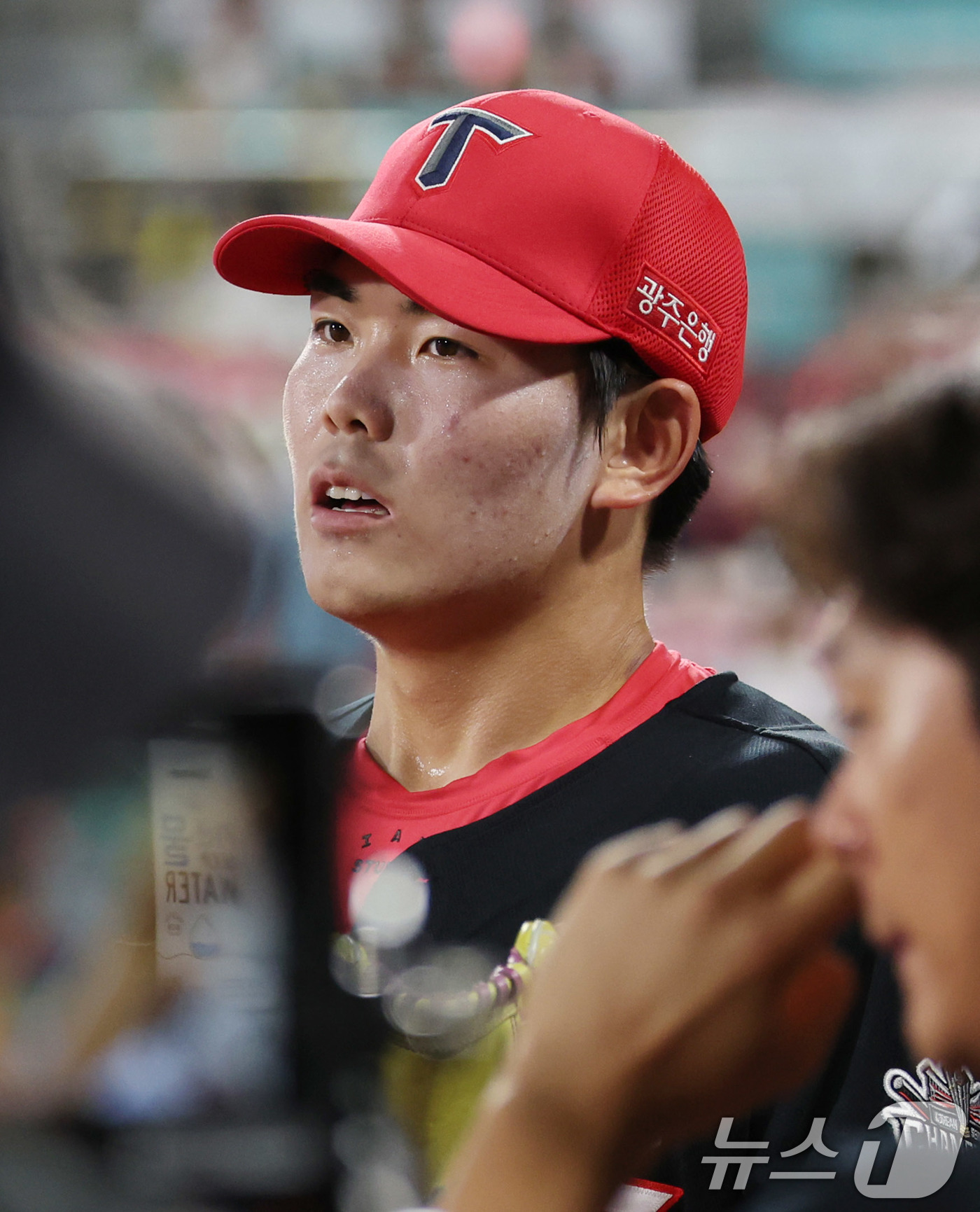 (수원=뉴스1) 박지혜 기자 = 20일 오후 수원KT위즈파크에서 열린 2025 신한 SOL뱅크 KBO리그 KT위즈와 KIA 타이거즈의 경기에서 7회말 실점 없이 이닝을 마친 KIA …