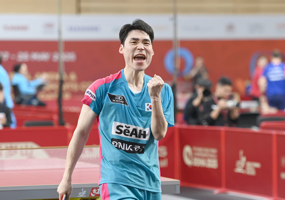 탁구 장우진, 日 도가미에 3-1 승리…WTT 챔피언스 8강행