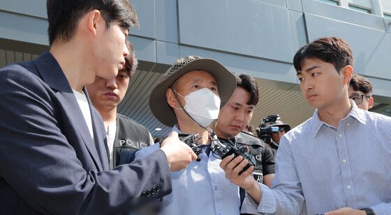 영장실질심사 출석 위해 경찰에서 나온 차철남