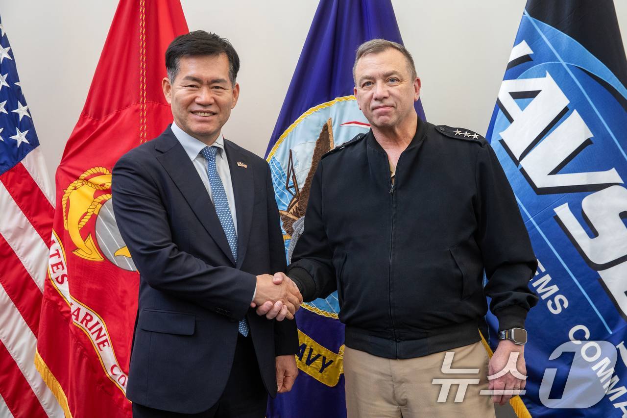 (서울=뉴스1) = 방위사업청은 석종건 방위사업청장이 지난 19일부터 미국 워싱턴DC를 방문해 미 해군성과 국방부 주요 인사들과 협력 방안을 논의했다고 21일 밝혔다.석종건 방위사 …