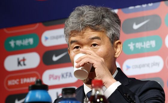 U23 감독 선임·광주FC 논란…'초짜' 김승희 전무 앞에 놓인 숙제