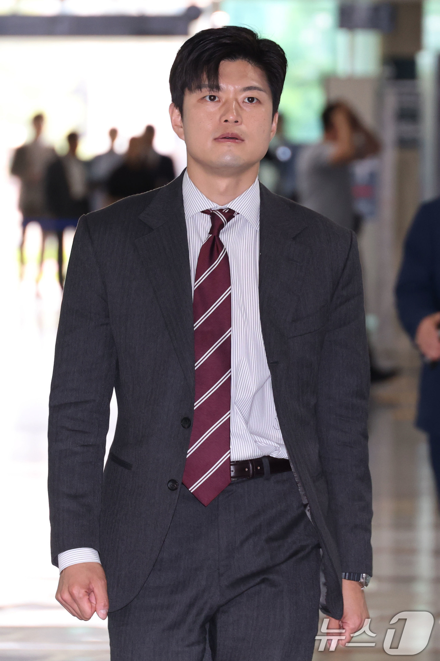 (서울=뉴스1) 이광호 기자 = 김용태 국민의힘 비상대책위원장이 21일 오전 서울 여의도 국회 의원회관에서 태평양 플라스틱 쓰레기 섬 친환경 처리를 위한 기술 포럼에 참석하고  있 …