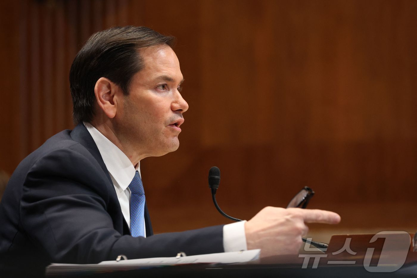 (워싱턴 AFP=뉴스1) 우동명 기자 = 마코 루비오 미국 국무 장관이 20일 (현지시간) 워싱턴 의회의 상원 외교위원회에 출석해 "몇 달이 아니라 몇주 내에 시리아 과도 정부가 …