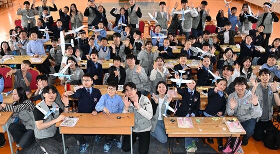 대한항공·아시아나 임직원들, 몽골 학생들과 재능기부 교실