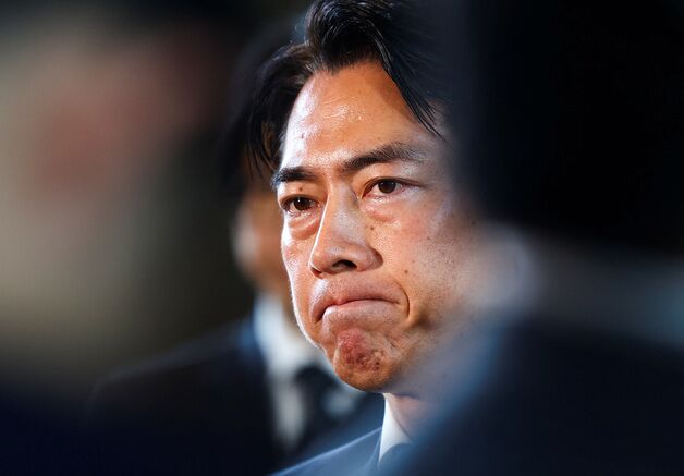 "쌀 안사" 농림장관 후임에 '펀쿨섹좌' 고이즈미…"즉석밥도 산다"