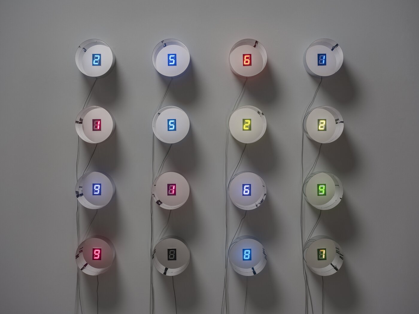본문 이미지 - Tatsuo Miyajima_2024_Hundred Changes in Life - no.4_Courtesy of the Artist and Gallery Baton &#40;갤러리바톤 제공&#41;