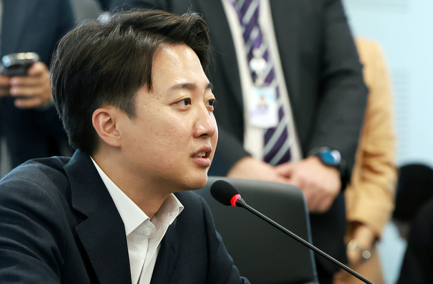 이준석, 함익병 '50대 룸살롱' 논란에 "빨리 공개하란 취지"