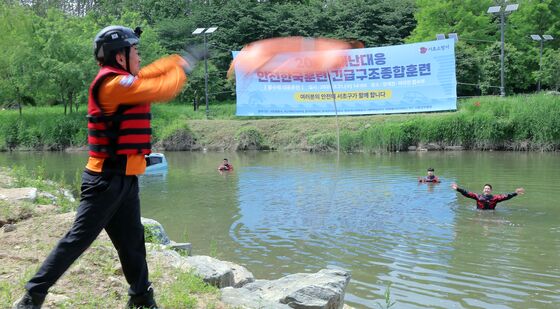 구명환 활용 익수자 구조 훈련