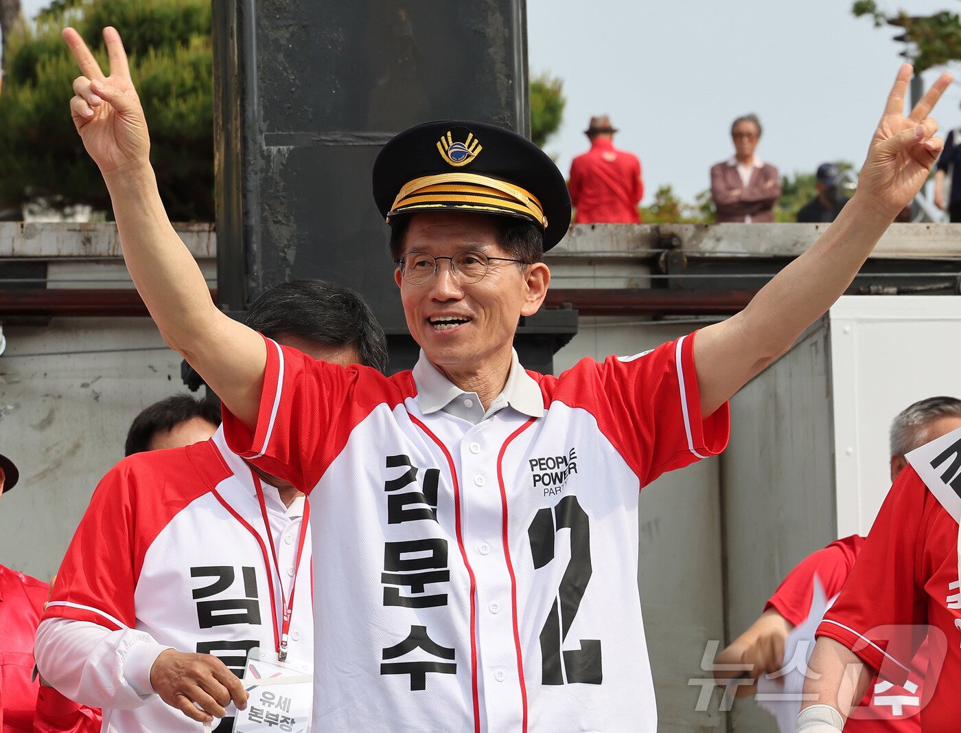 본문 이미지 - 김문수 국민의힘 대통령 후보가 21일 경기 파주시 새암공원에서 유세를 하고 있다. &#40;공동취재&#41; 2025.5.21/뉴스1 ⓒ News1 김민지 기자