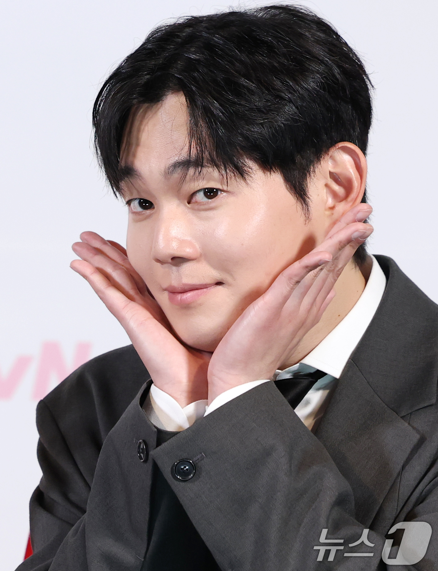 (서울=뉴스1) 권현진 기자 = 배우 류경수가 21일 오후 서울 영등포구 CGV 영등포점에서 열린 tvN 토일드라마 '미지의 서울' 제작발표회에 참석해 포즈를 취하고 있다.‘미지의 …