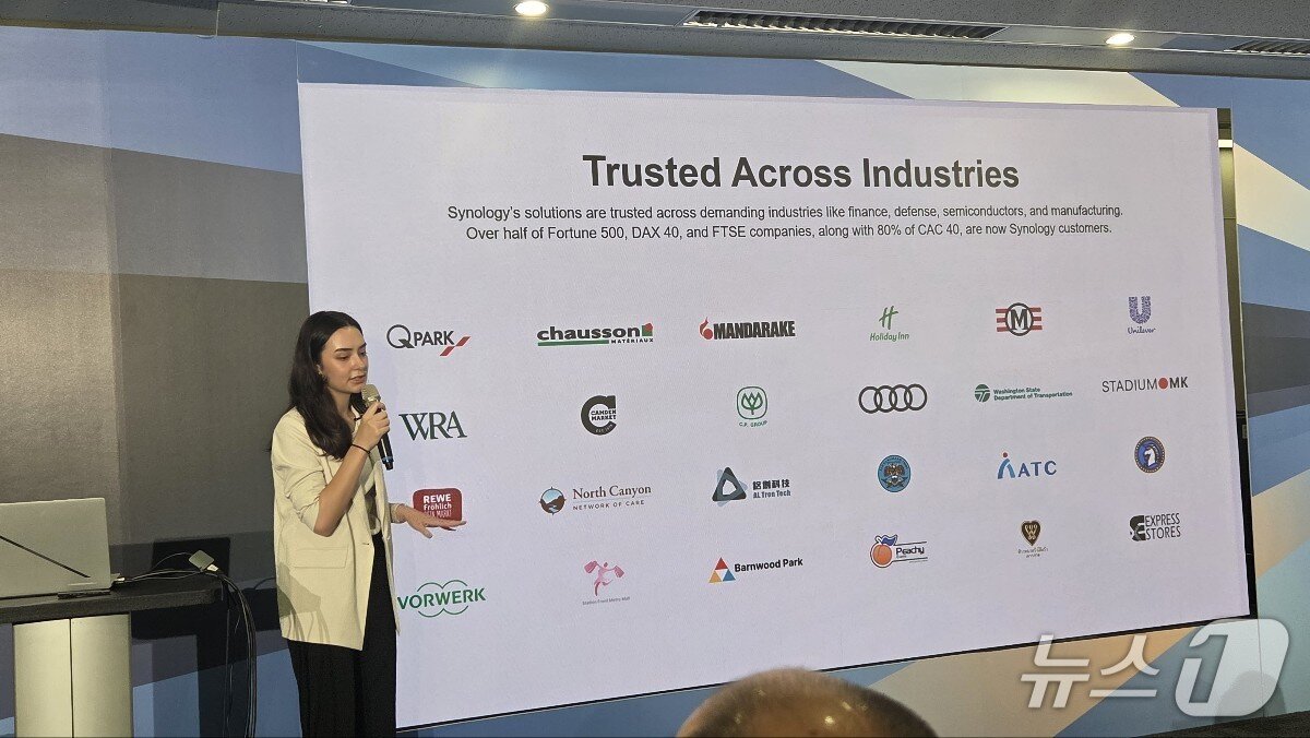 본문 이미지 - 캐서린 장&#40;Katherine Chiang&#41; 시놀로지 마케팅 매니저가 컴퓨텍스 2025 시놀로지 클라우드 기반 VSaaS 플랫폼 C2 Surveillance Station 발표 미디어 이벤트에서 발언하고 있다. 2025.5.21뉴스1 ⓒ News1 김민석 기자