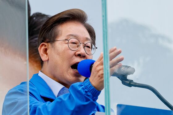 이재명 인천 유세현장서 온열질환자 발생…2명 병원 이송