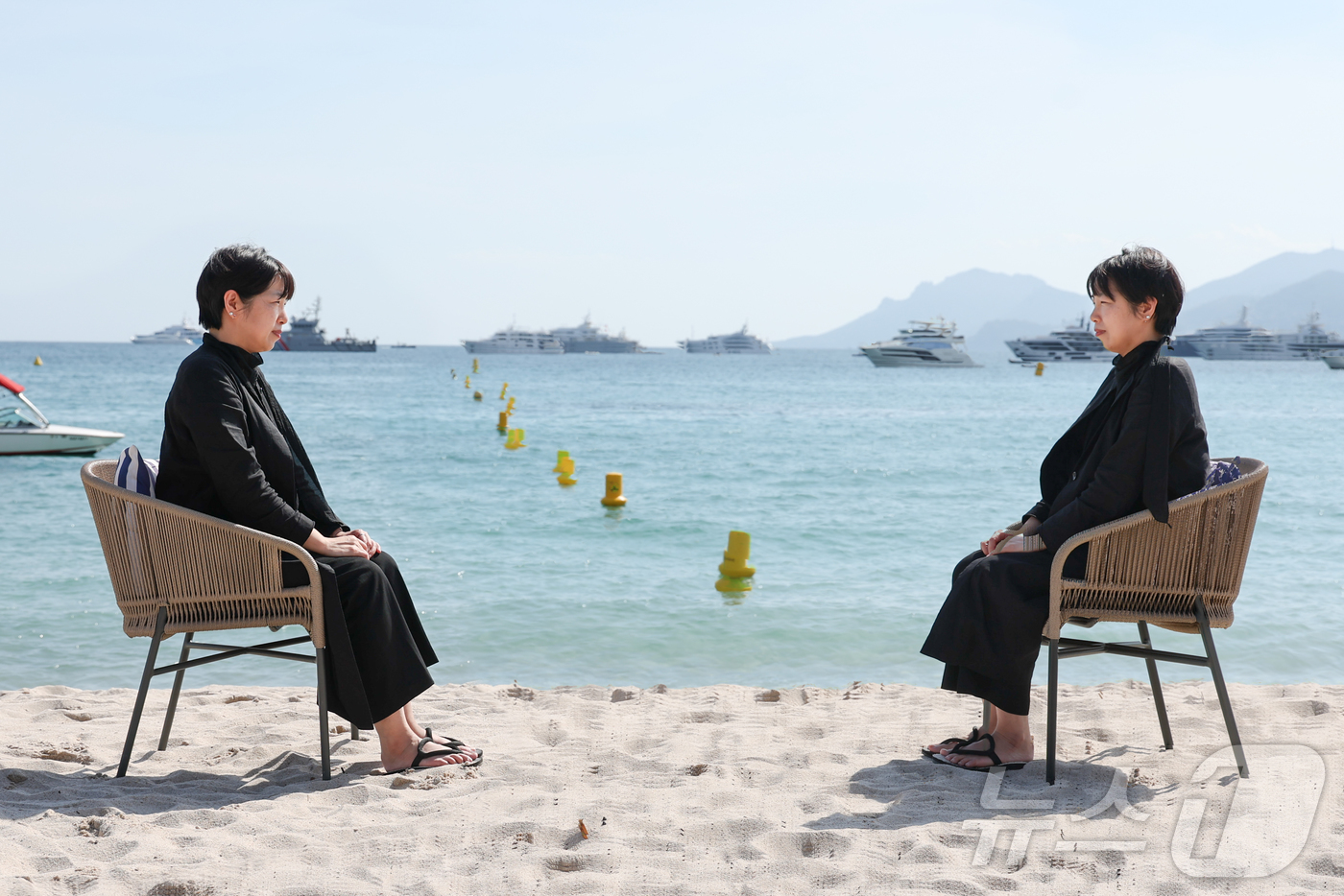 (파리=뉴스1) 이준성 기자 = 제78회 칸 국제영화제가 열리고 있는 프랑스 남부 소도시 칸(Cannes) 크루아제트 해변의 한 카페에서 비공식 부문인 비평가주간 단편 경쟁 부문에 …