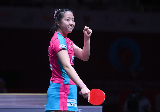 탁구 신유빈·김나영, 아시안컵 조별리그 2승1패…동반 16강 진출