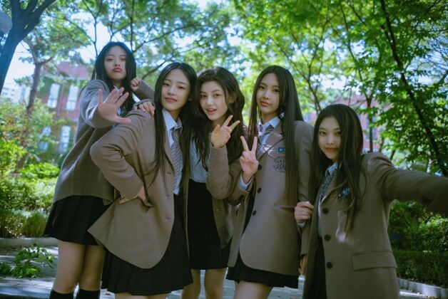 뉴진스 '디토', 日 시상식서 '베스트 K팝 송' 수상…꾸준한 인기