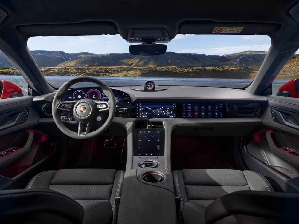 본문 이미지 - 22일 국내에 공식 출시된 포르쉐 순수 전기 스포츠카 '타이칸 GTS'<자료사진>(포르쉐코리아 제공). 2025.05.22.