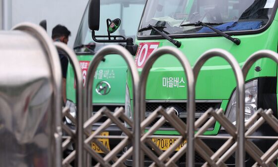 '시민의 발' 서울 대중교통 진퇴양난…버스 노사·서울시 줄다리기