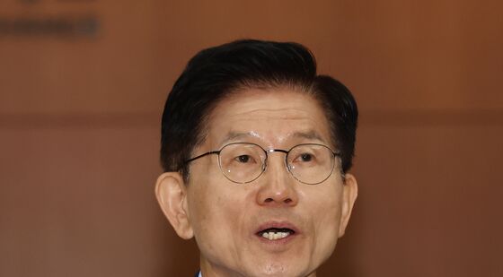 중앙선거대책위 현장 회의서 발언하는 김문수 후보
