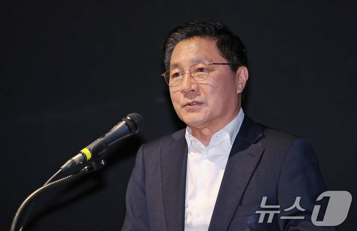 (서울=뉴스1) 장수영 기자 = 이승수 인피니언 테크놀로지스 코리아 대표가 22일 오전 서울 강남구 코엑스에서 열린 '인피니언 테크놀로지스 코리아 옥토버테크 서울 2025 기자간담 …