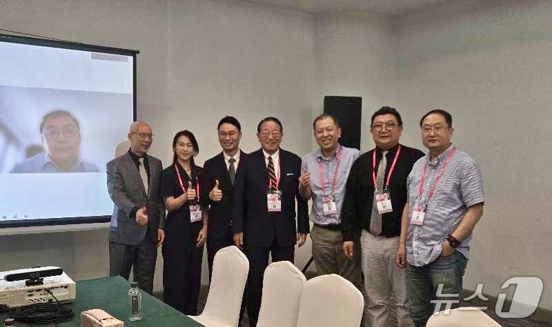 본문 이미지 - 한중일 수의사들은 21일 중국 하문 샤먼국제컨퍼런스전시센터에서 열린 '제17회 WESAVC'에서 아시아고양이수의사회 창립을 논의했다. ⓒ 뉴스1