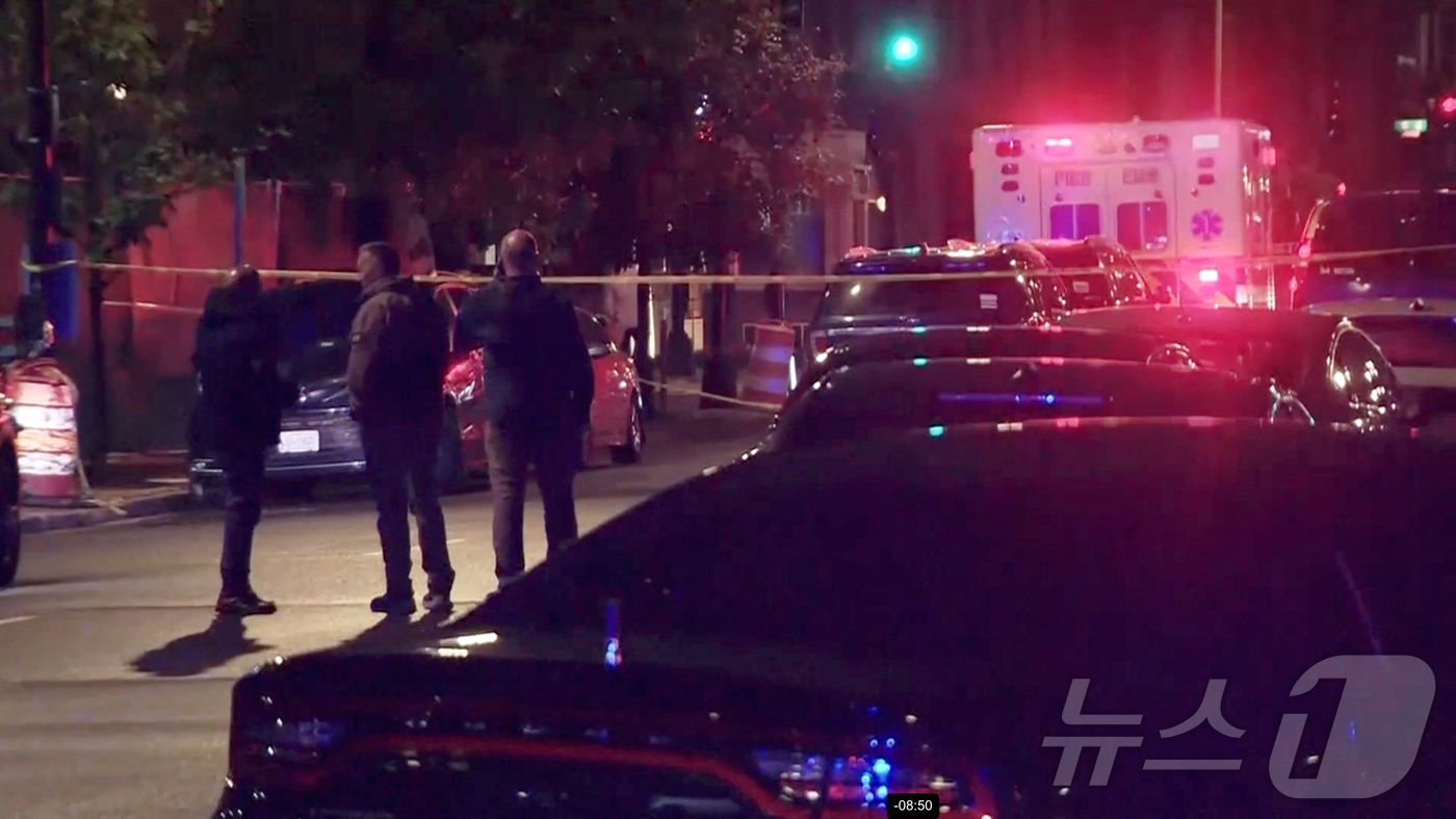 (워싱턴 로이터=뉴스1) 최종일 선임기자 = 주미 이스라엘 대사관 직원 2명이 21일(현지시간) 워싱턴 DC에 있는 수도 유대인 박물관 행사에 참석했다가 총에 맞아 사망했다. 사진 …