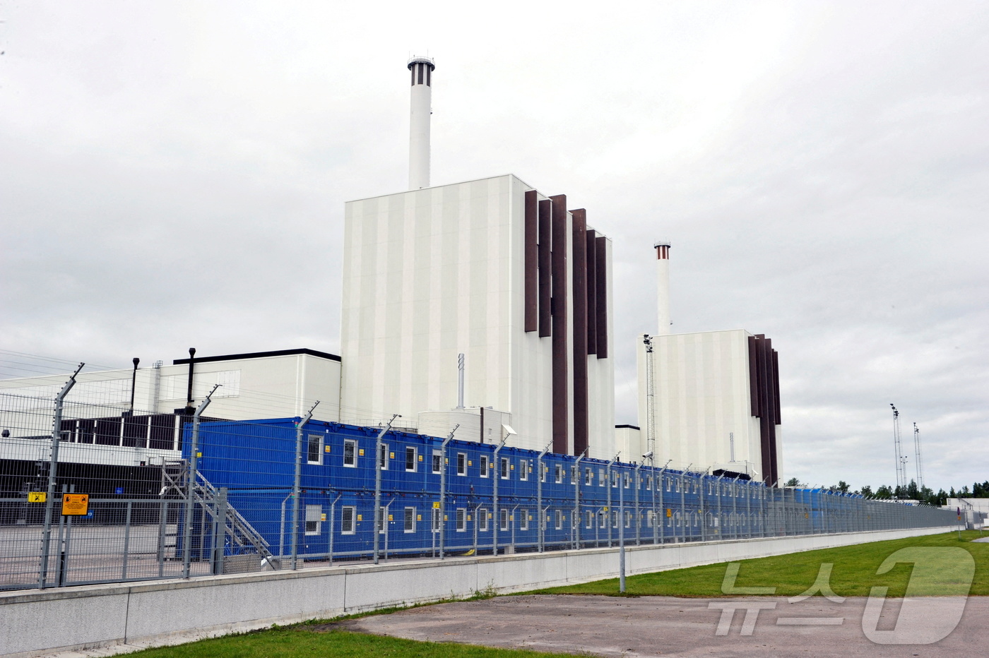 (포르스마르크 로이터=뉴스1) 강민경 기자 = 2010년 6월 14일 스웨덴 포르스마르크에 있는 원자력 발전소의 전경. 2010.6.14ⓒ 로이터=뉴스1