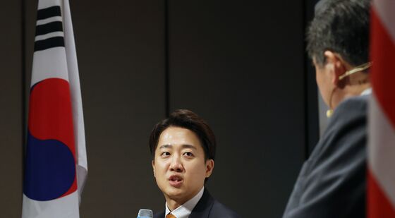 암참 회장과 대화하는 이준석 후보