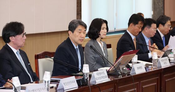 발언하는 이주호 대통령 권한대행