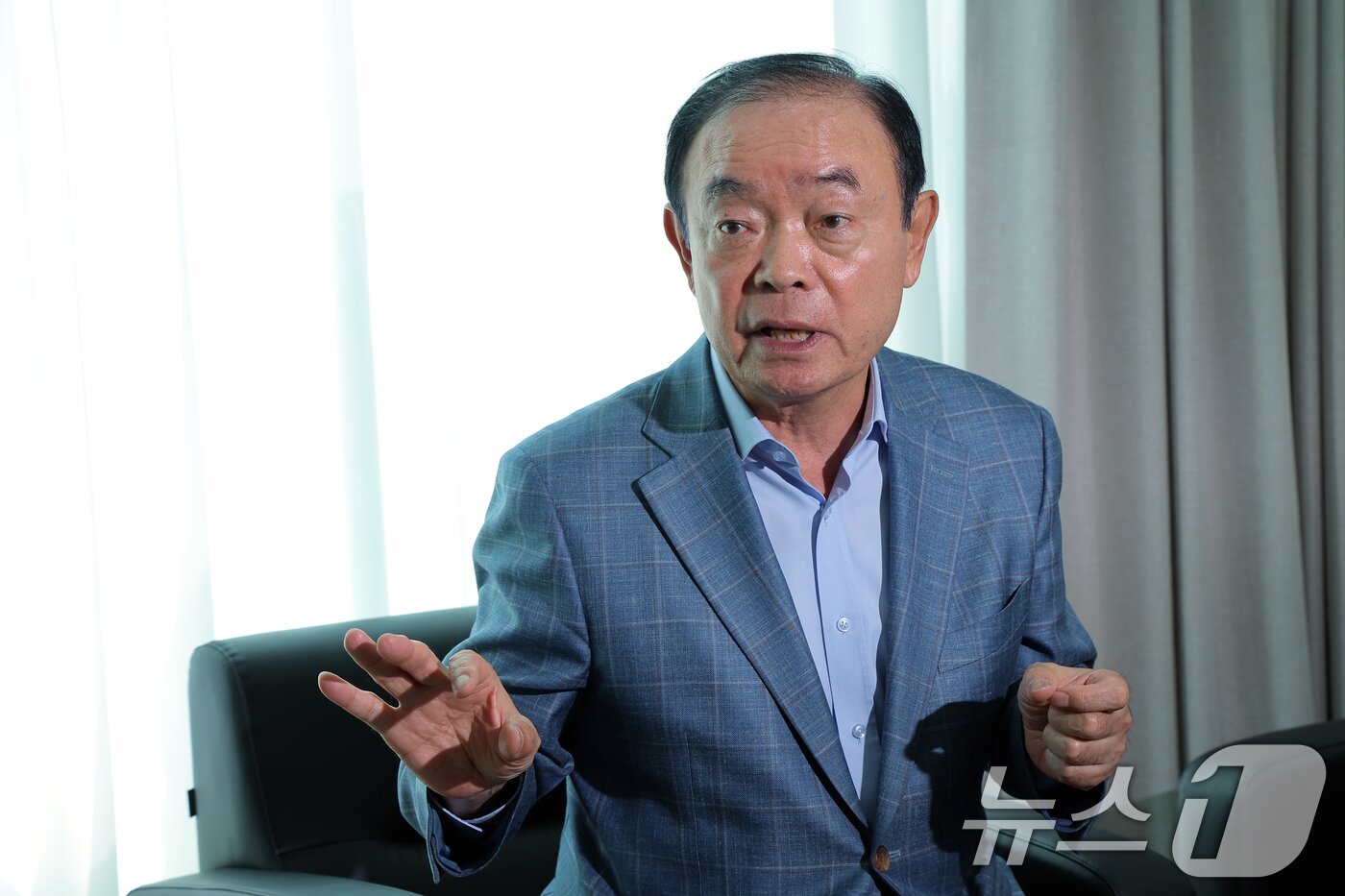 본문 이미지 - 장병완 전 기획예산처 장관이 22일 오후 서울 강남구 한국 ESG 경영연구원에서 뉴스1과 인터뷰를 하고 있다. ⓒ News1 박정호 기자