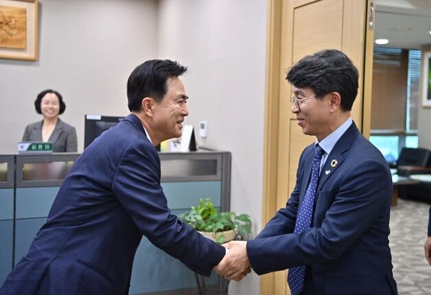 김태흠 지사, 환경부 장관 만나 "지천댐 조속히 추진" 요청