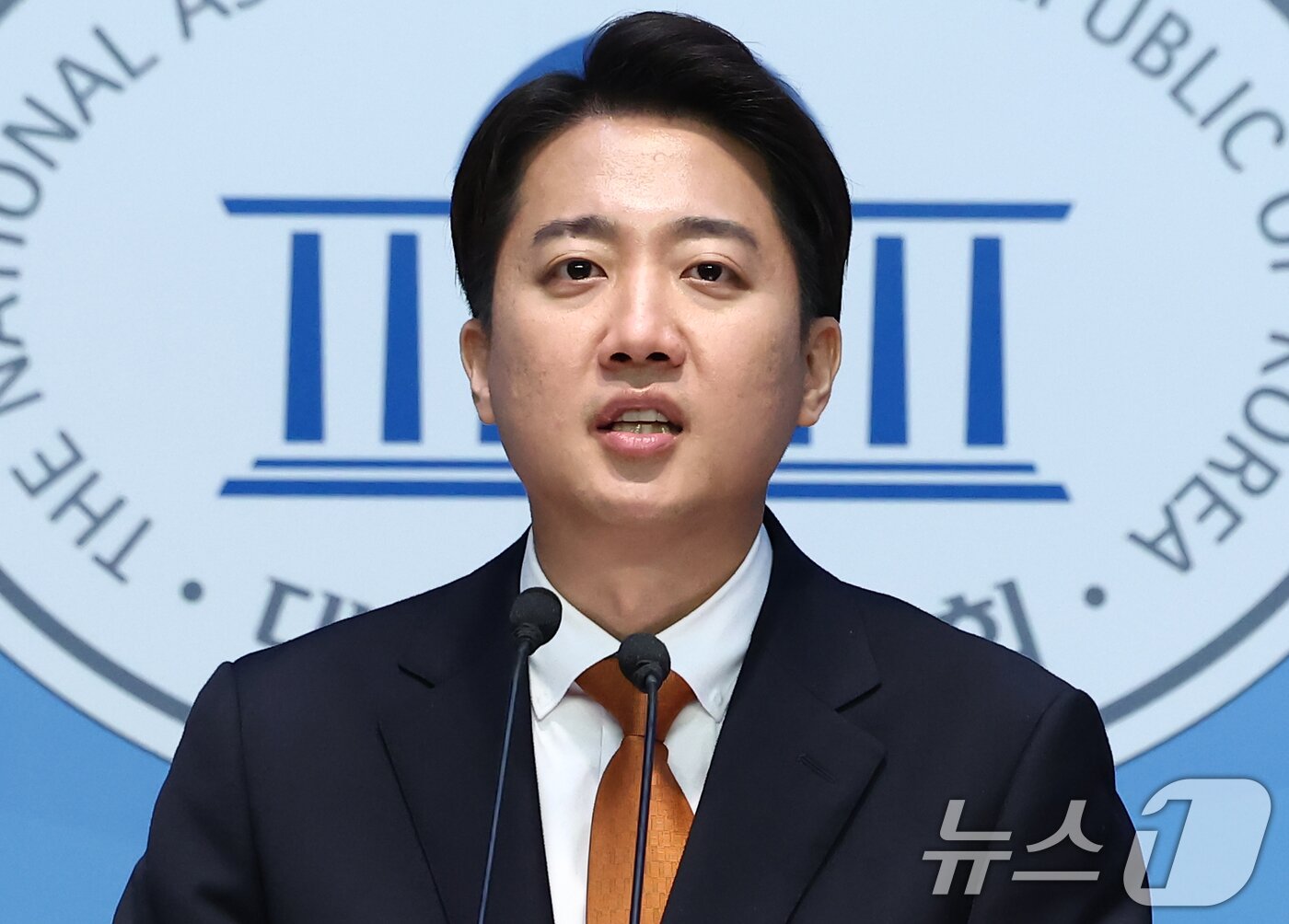 본문 이미지 - 이준석 개혁신당 대통령 후보가 22일 서울 여의도 국회 소통관에서 단일화 관련 긴급 기자회견을 하고 있다. 2025.5.22/뉴스1 ⓒ News1 김민지 기자