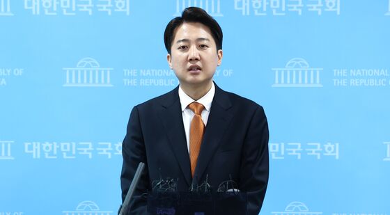 단일화 관련 질의 답변하는 이준석 후보
