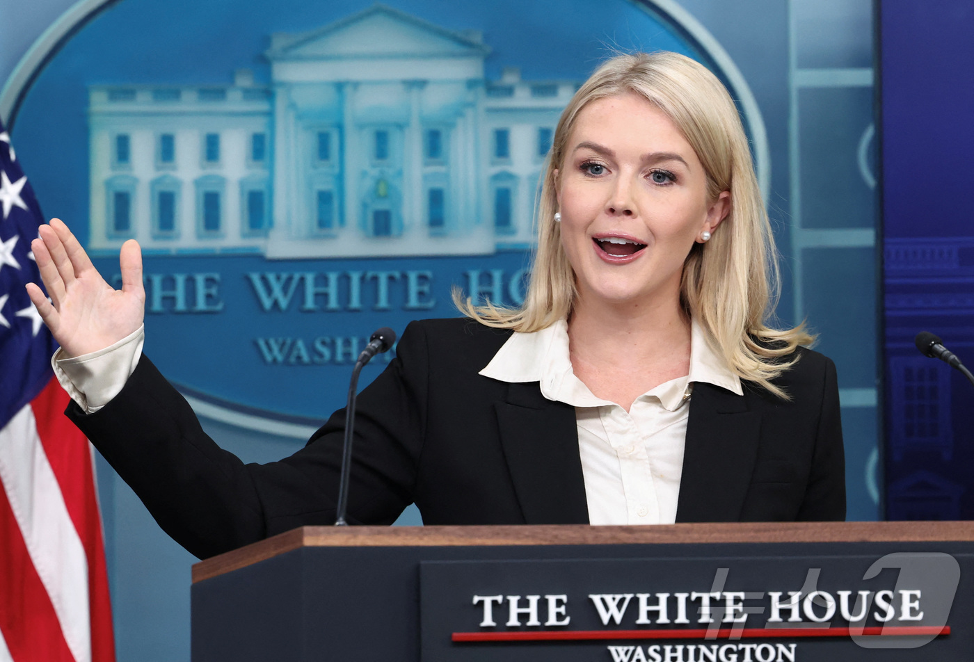 (워싱턴DC 로이터=뉴스1) 류정민 특파원 = 캐롤라인 레빗 백악관 공보비서관이 22일(현지시간) 미국 워싱턴DC 백악관에서 언론 브리핑을 하고 있다. 2025.05.22ⓒ 로이터 …