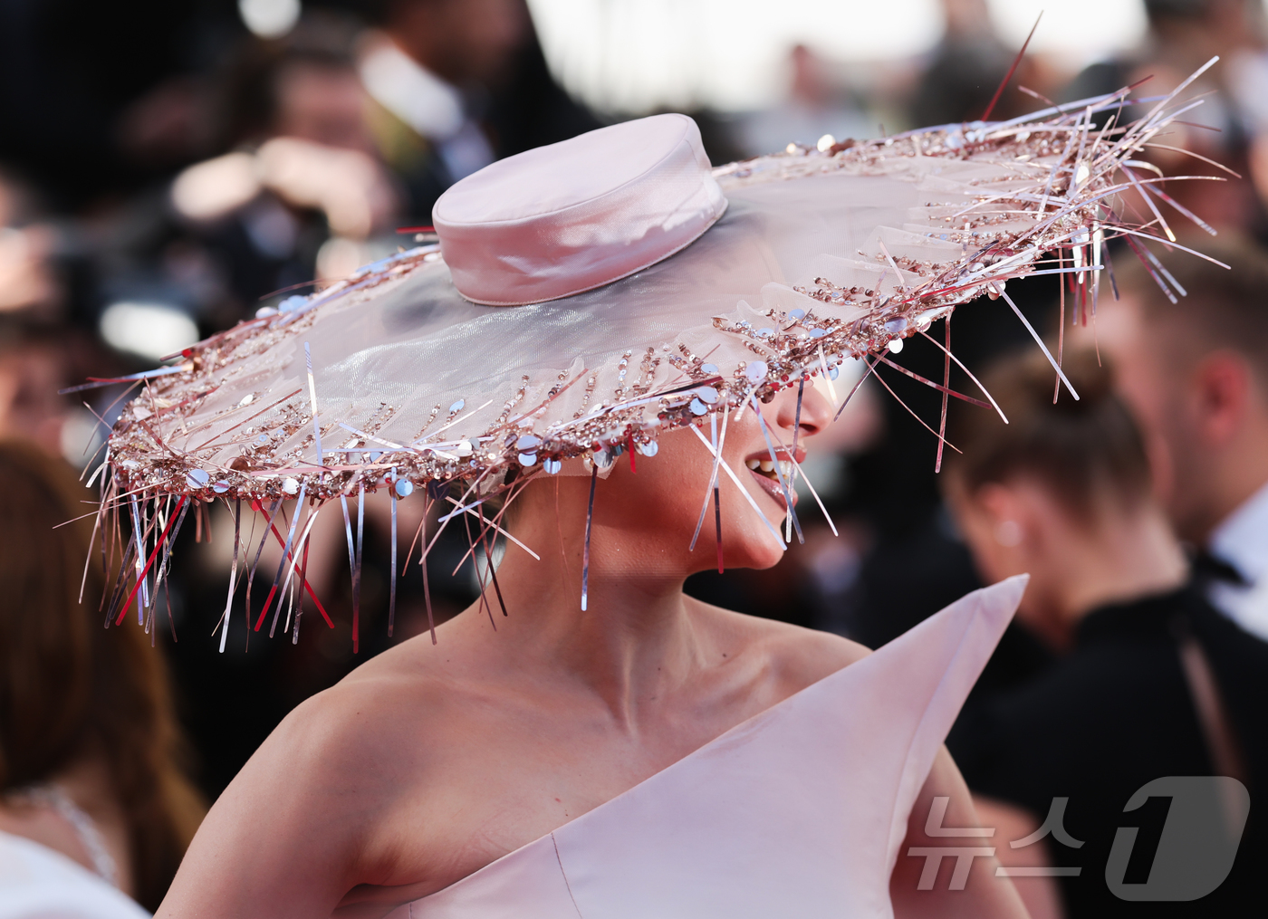 (칸=뉴스1) 이준성 기자 = 22일(현지시간) 프랑스 남부 소도시 칸(Cannes) 팔레 데 페스티발(Palais des Festival) 뤼미에르 대극장에서 열린 ‘제78회 칸 …